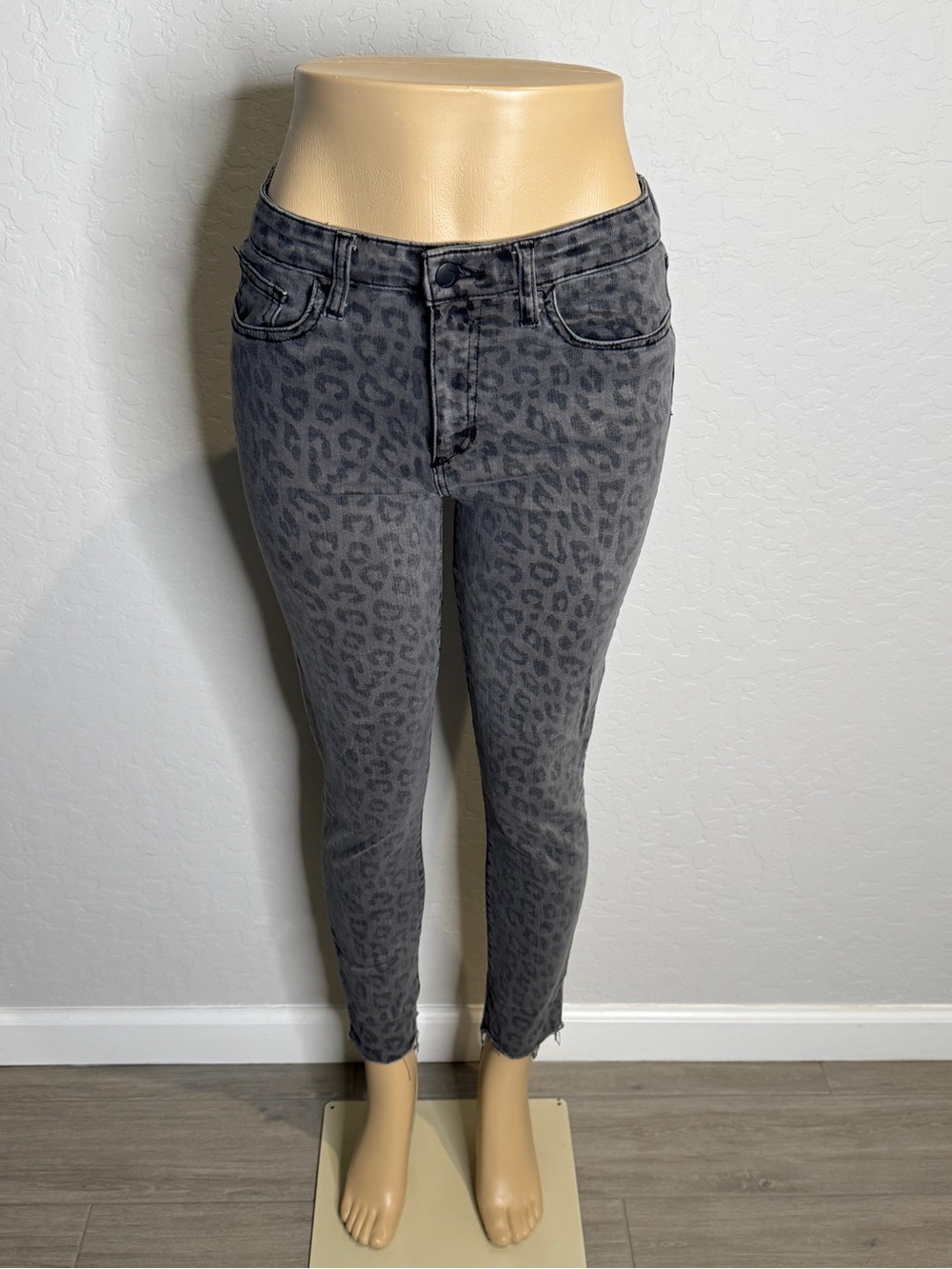Joe's Jeans Gray Leopard Skinny Jeans Sz 28